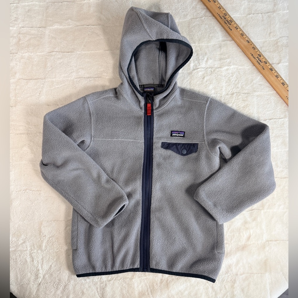 Patagonia Kids Light Gray Hooded Synchilla Full Zip Fleece - small - Picture 2 of 6
